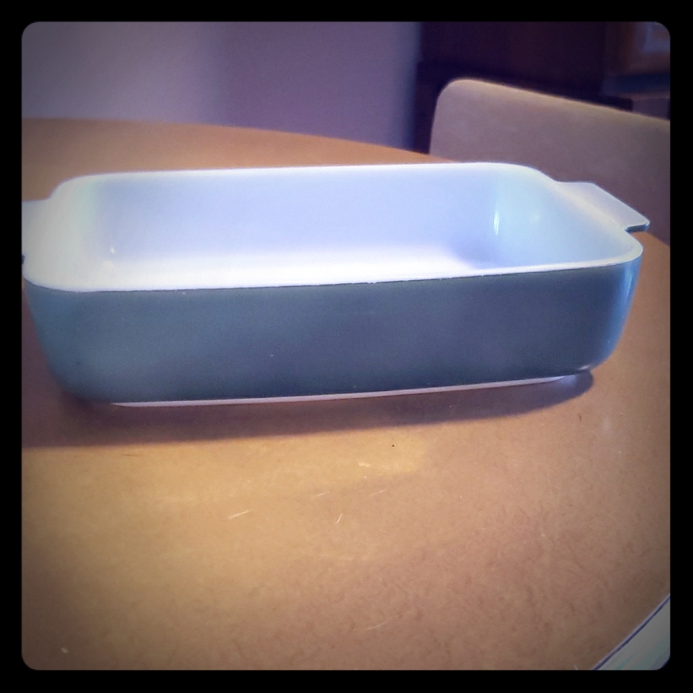 Small pyrex solid aqua marine casserole dish